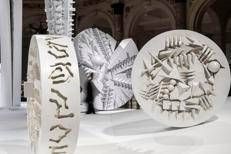 Arnaldo Pomodoro in 45 opere, alle Gallerie d'Italia di Milano il racconto di una vita nell'arte