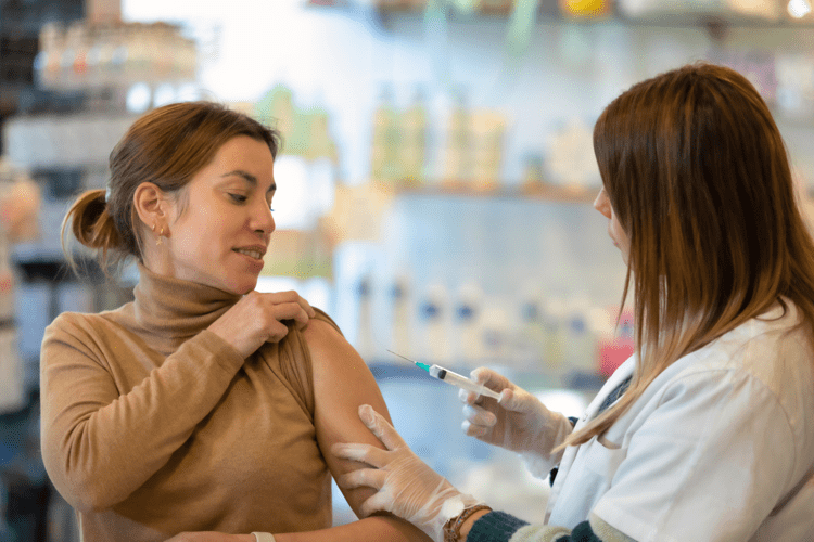 Vaccinazione farmacia - (Adobe free)