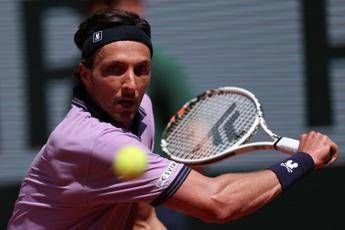 Roland Garros, furia Rinderknech con Berrettini: distrugge la racchetta