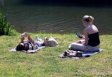 Caldo e sole al parco - Fotogramma /ipa