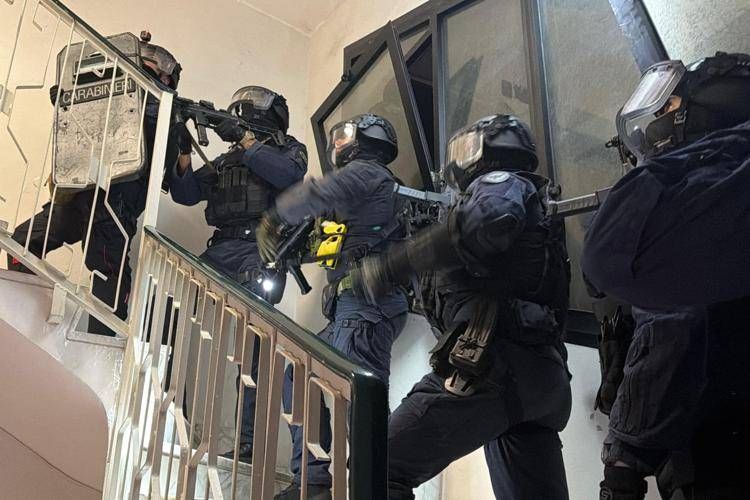 Il blitz dei carabinieri a Roma - carabinieri