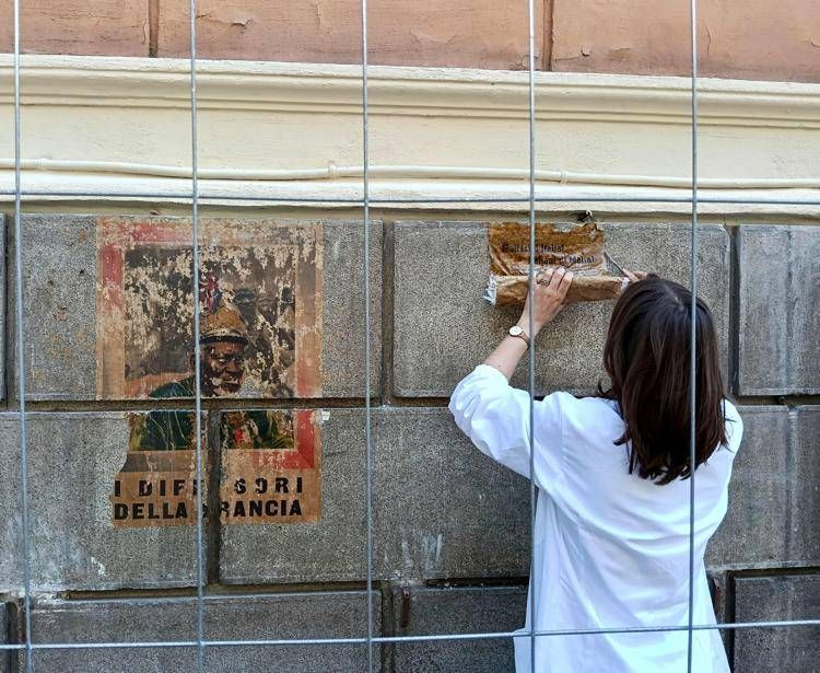 Manifesti degli anni '40 trovati a via Cola di Rienzo - (Foto ufficio stampa)