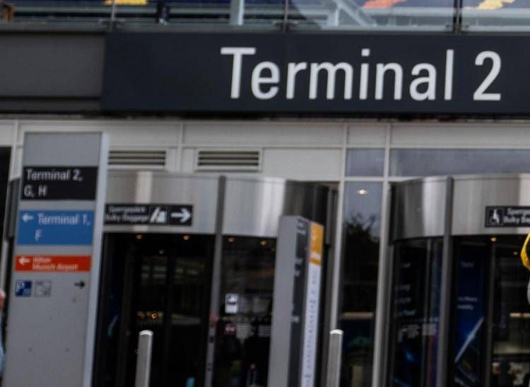 Germania, avvistato drone: chiuso aeroporto di Monaco