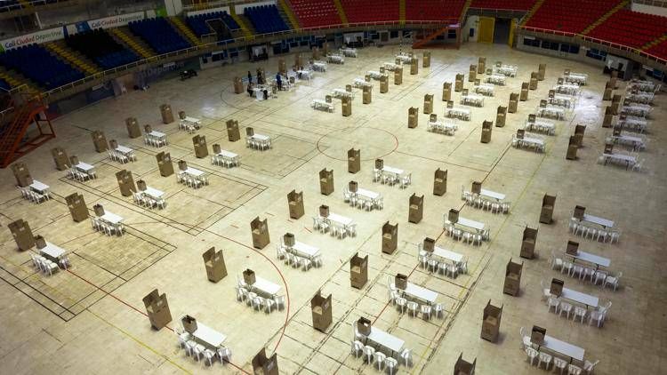 Elezioni Colombia 2026: Cepeda favorito in un Paese diviso
