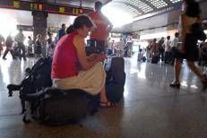 Attesa in stazione - (Fotogramma)