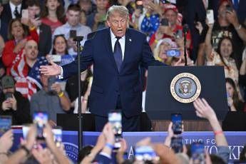 Trump Comizio Fg 3105 Immagine in aggiornamento