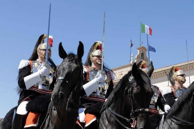 Carabinieri a cavallo per cambio guardia al Quirinale in precedenti celebrazioni 2 giugno  - Carabinieri