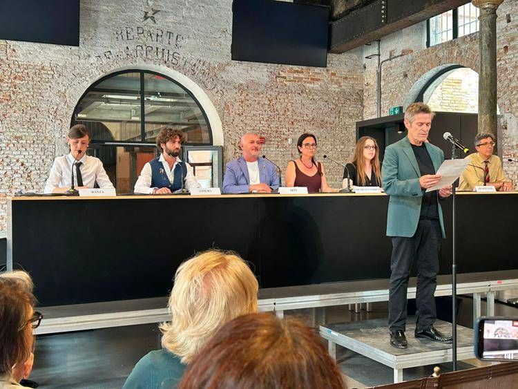 (La performance con Willem Dafoe)