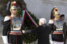 Il Presidente della Repubblica Mattarella all'Altare della Patria il 2 giugno - (Foto Quirinale)