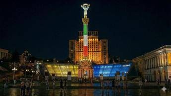 Il Monumento all'Indipendenza in Piazza Maidan