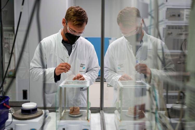 Laboratorio PharmaMar - Foto ufficio stampa