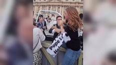 A San Pietro manifestanti contro la corrida, il video della protesta di Peta
