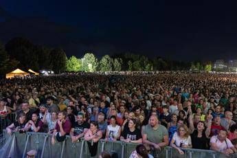 Rino Gaetano Day 2026: in migliaia a Roma per l'omaggio al cantautore