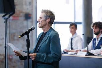 Biennale Teatro, il giro del mondo in 55 spettacoli, Dafoe cerca l''altro' per reinventare la scena