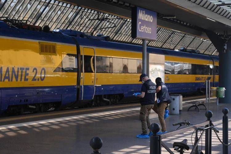 Scientifica alla stazione Milano Certosa dopo l'omicidio - Fotogramma /Ipa