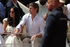Brad Pitt spettatore al Roland Garros, in tribuna con la fidanzata Ines de Ramon