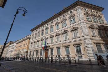 Accuse di violenza sessuale al Senato, la denuncia di un’imp