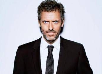 Dottor House, giornalista critica e Hugh Laurie si