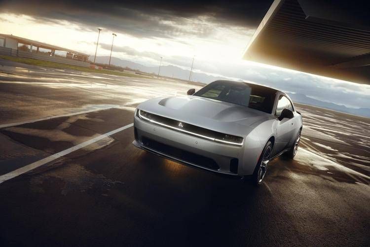 Dodge Charger torna in Europa, opzione multi-energia per la storica muscle car