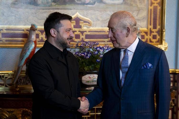 Volodymyr Zelensky e re Carlo III - (Ipa)