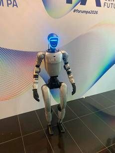 Ettore, il robot umanoide al Forum Pa 