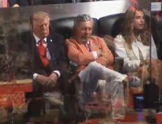 Trump e il pisolino - (Fermo immagine