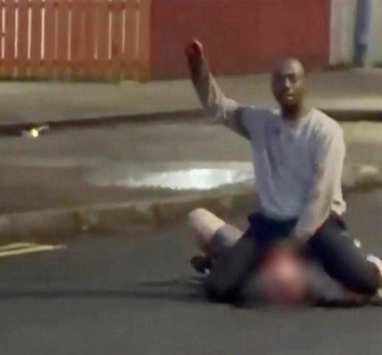L'aggressione a Belfast - (fermo immagine)