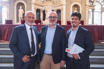 (Da sinistra Daniele Olschki, Giovanni Bettarini e Gherardo Olschki . Ufficio Stampa)