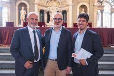 (Da sinistra Daniele Olschki, Giovanni Bettarini e Gherardo Olschki . Ufficio Stampa)