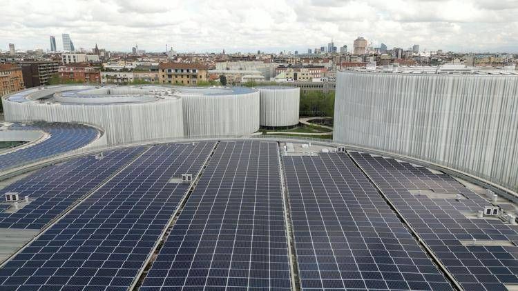 Pannelli fotovoltaici sui tetti dello studentato dell'Università Bocconi di Milano
 - Fotogramma/Ipa
