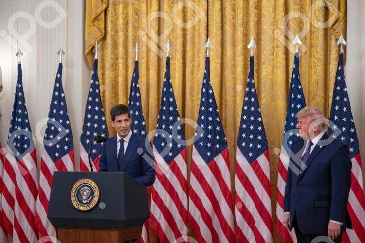 Il presidente della Federal Reserve Kevin Warsh con il presidente degli Stati Uniti Donald Trump alla Casa Bianca (Ipa/Andrew Leyden/Zuma Press Wire)