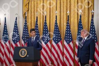 Il presidente della Federal Reserve Kevin Warsh con il presidente degli Stati Uniti Donald Trump alla Casa Bianca (Ipa/Andrew Leyden/Zuma Press Wire)