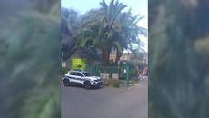 Maxi incendio al Tuscolano, evacuate case vicine a serbatoio Gpl interrato - Video