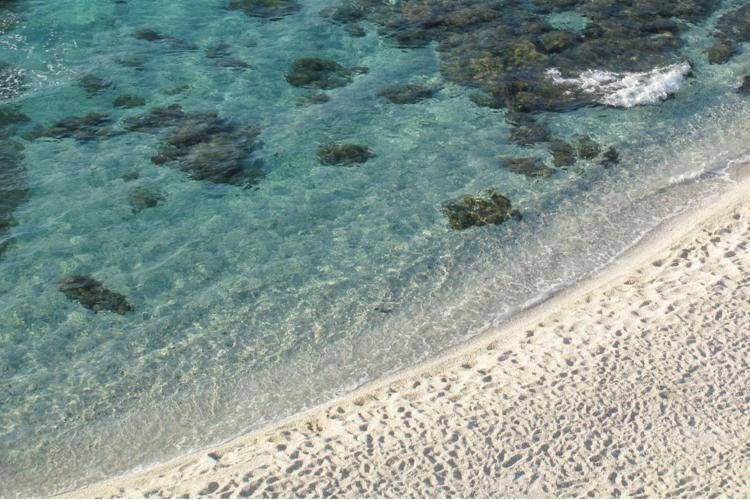 Spiaggia senza ombrelloni