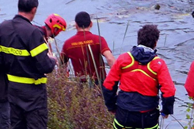 Sommozzatori del vigili del fuoco - (Fotogramma)