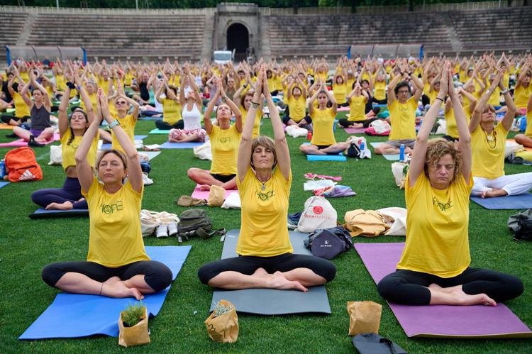 Sempre più italiani praticano lo yoga - Unione induista italiana
