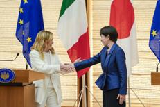Giorgia Meloni e Sanae Takaichi in un precedente incontro - (Afp)