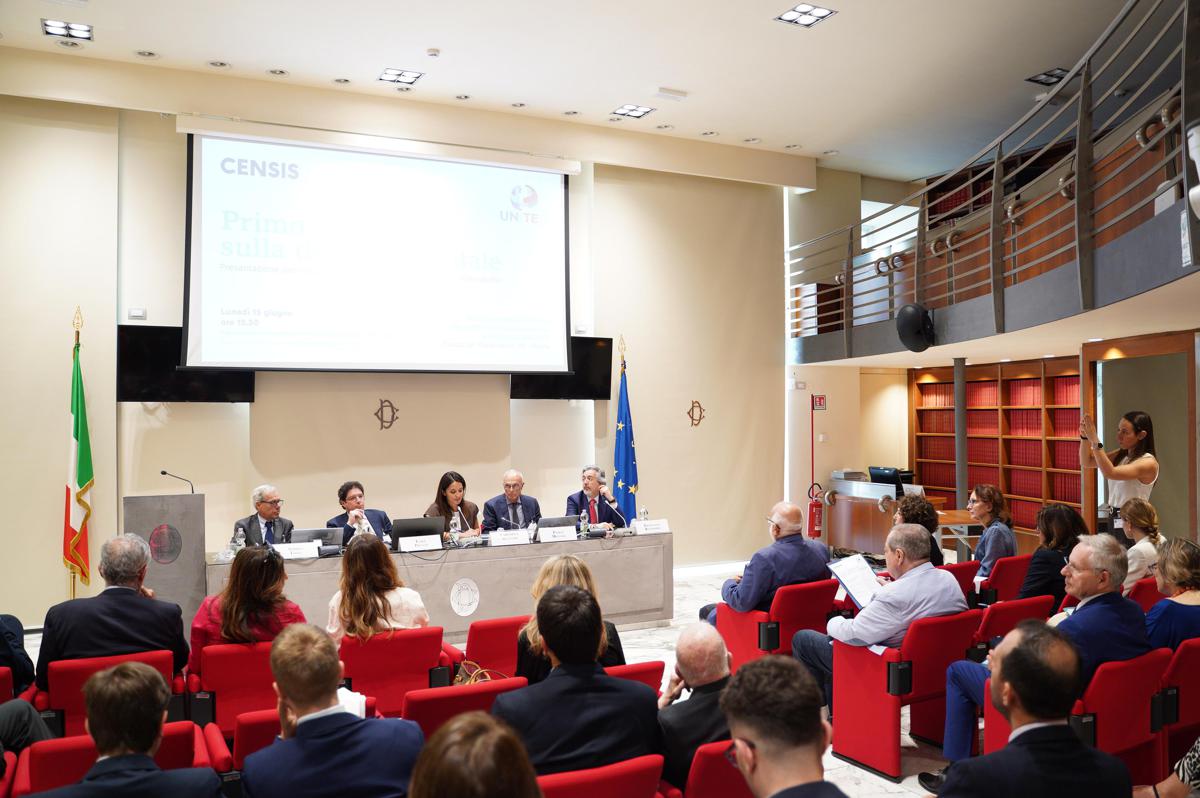 https://www.adnkronos.com/resources/02a6-20dff9043fb8-ad65ceac0ce4-1000/format/huge/rapporto_censis_us.jpeg