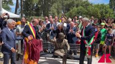 Una statua per Alberto Sordi, a Roma l'inaugurazione del monumento - Video