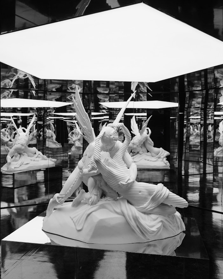 Mostre, all'Istituto Italiano Cultura Madrid la 'Metamorfosis. Las transformaciones de la belleza' di Andrea Crespi