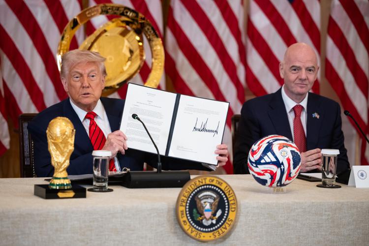 Trump e Infantino - IPA