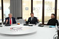 Trump, Macron e Zelensky - (Afp)