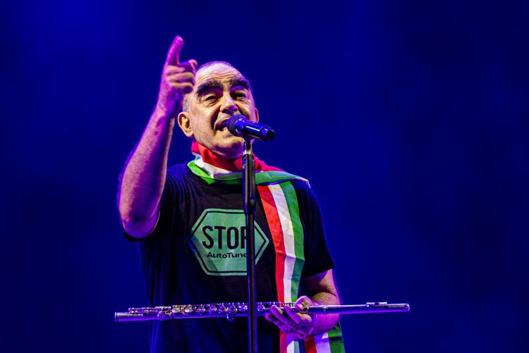 Elio sul palco del Concertozzo - Manuel Metelli