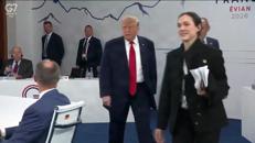 G7, Trump arriva per ultimo alla riunione dei leader: 