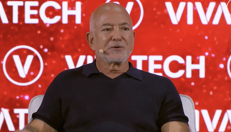 Bezos punta alla Luna per spostare le fabbriche nello spazio