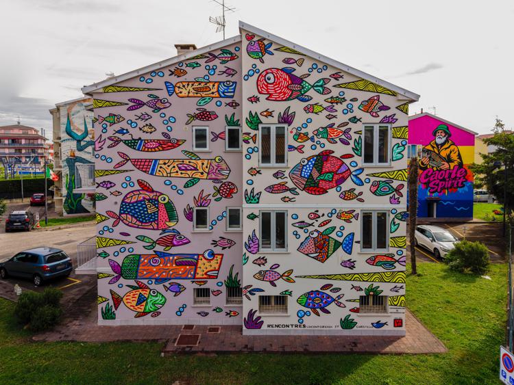 Opera di street art a Caorle - (Ufficio stampa)