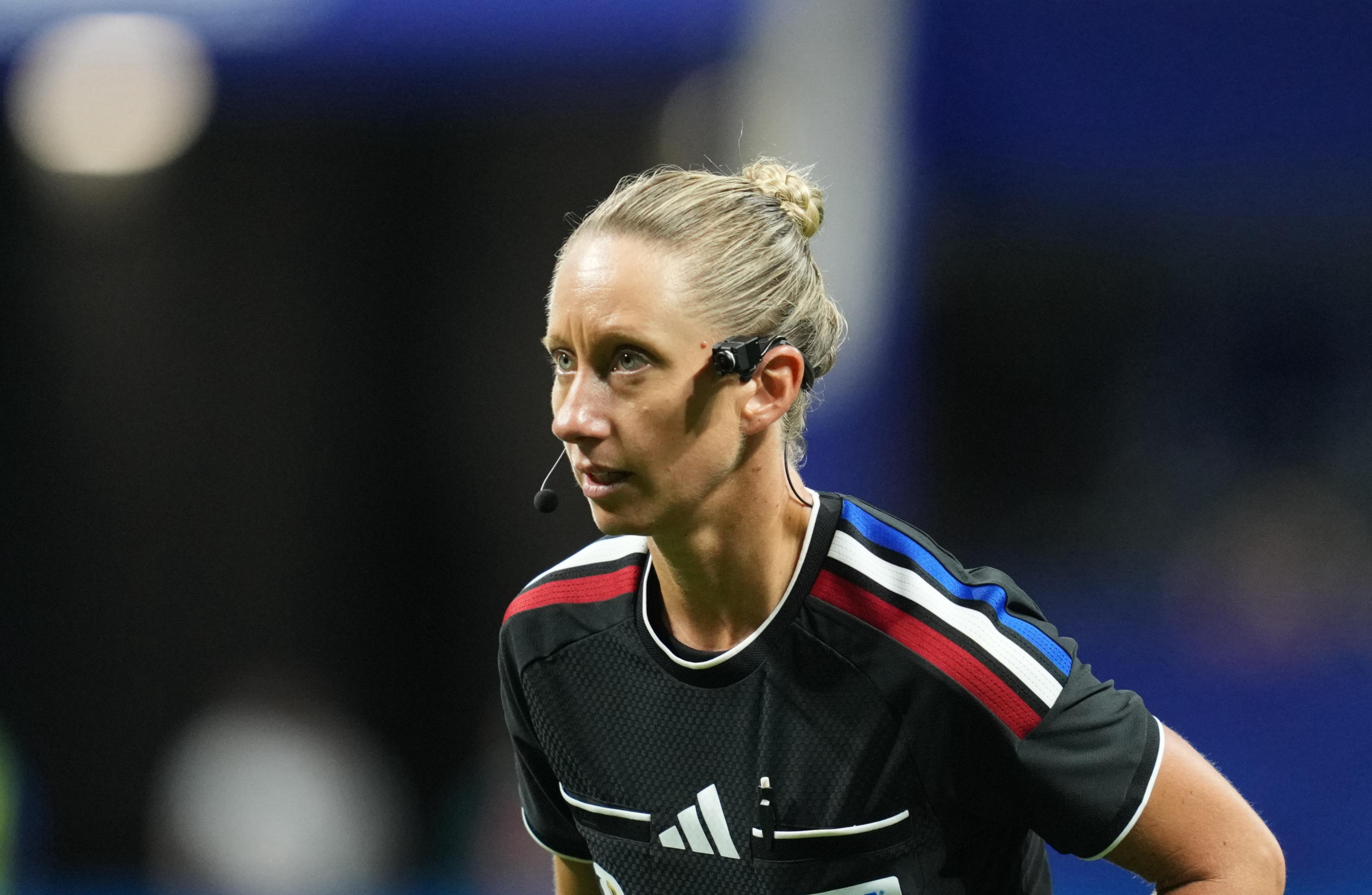 Chi è Tori Penso, arbitra di Repubblica Ceca-Sudafrica ai Mondiali