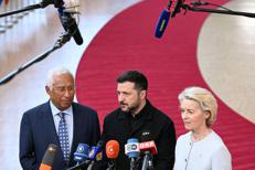 Antonio Costa, Volodymyr Zelensky e Ursula von del Leyen - (Afp)