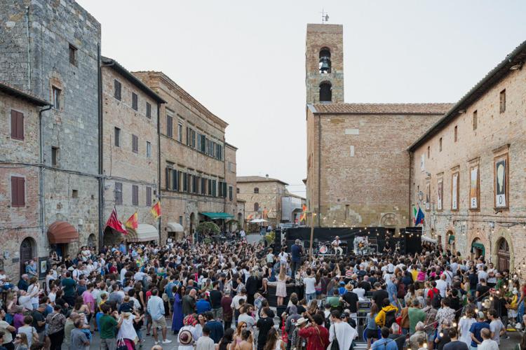(Il borgo di Colle Val d'Elsa durante la scorsa edizione del Festival - Ufficio stampa)