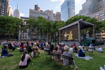 Tosca sul grande schermo a Bryant Park, l'Arena conquista New York